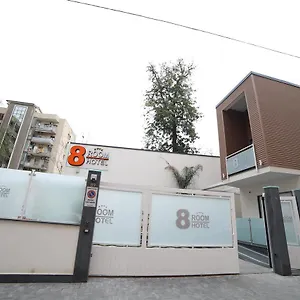 Hotel 8room, Catane